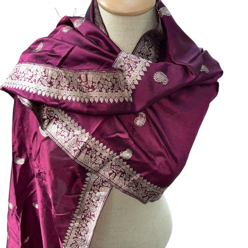 Indian Sari SILK burgundy gold embroidered paisley dupatta scarf 22x70 - Picture 3 of 4